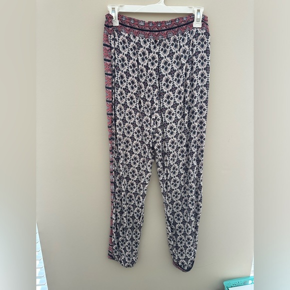 AE pants - Picture 3 of 4